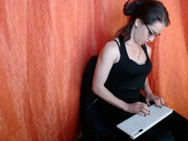 Live sex webcam photo for Dominitrix666 #251406549