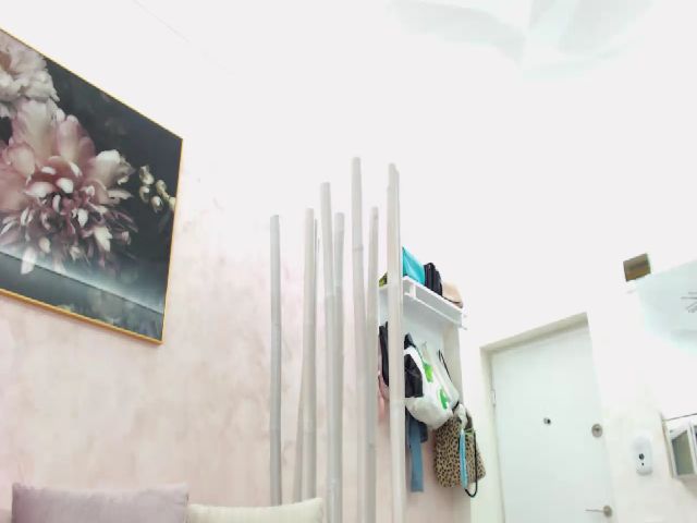 Live sex webcam photo for Bratty_Dya #262878320