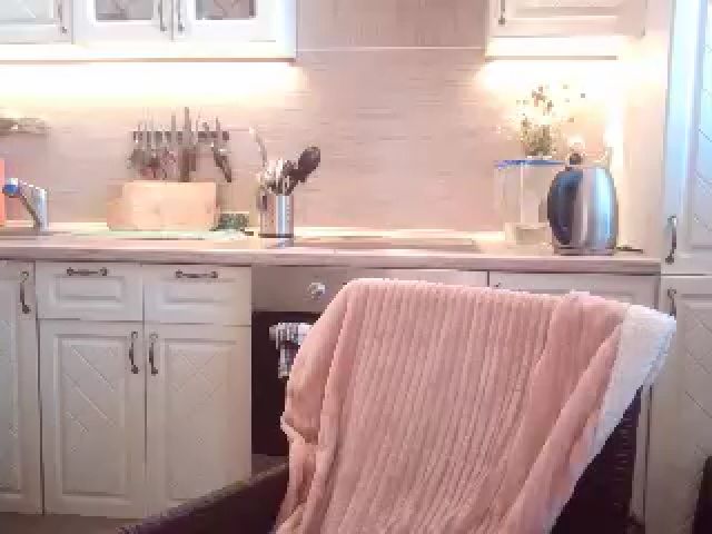 Live sex webcam photo for JaneGrey111 #255020949