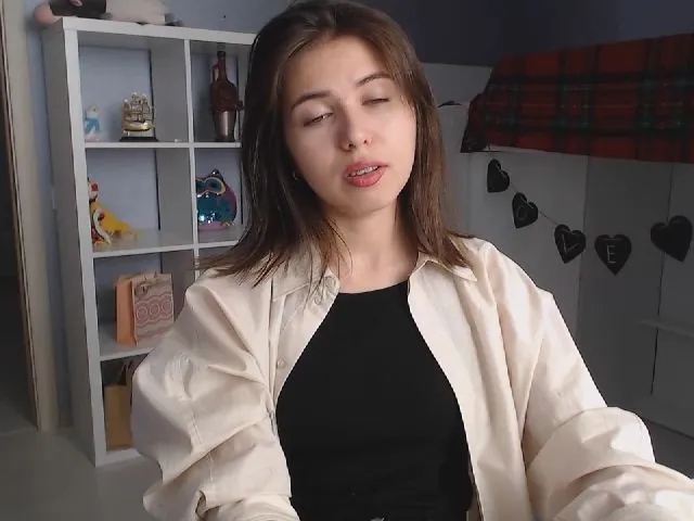 Live sex webcam photo for YourrAngell #256155687