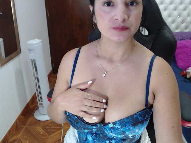 Live sex webcam photo for MerryColin #250564831