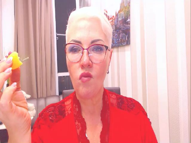 Live sex webcam photo for LadyXAnna #260949144