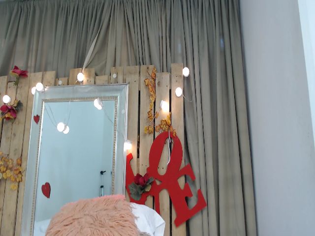 Live sex webcam photo for Lupita_hot3 #264948590