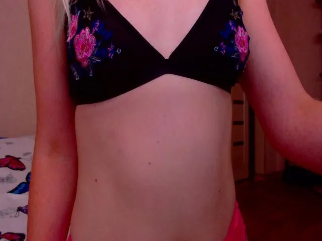 Live sex webcam photo for MandisKain #260261363