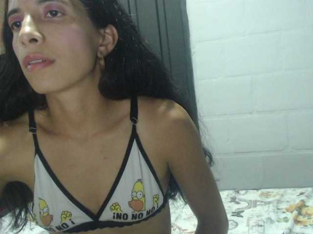 Live sex webcam photo for zoe-barnet #241938086