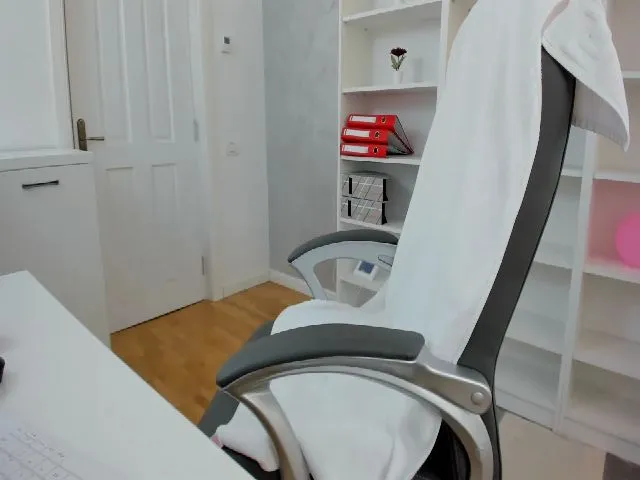 Live sex webcam photo for VanessaCroft #253751579