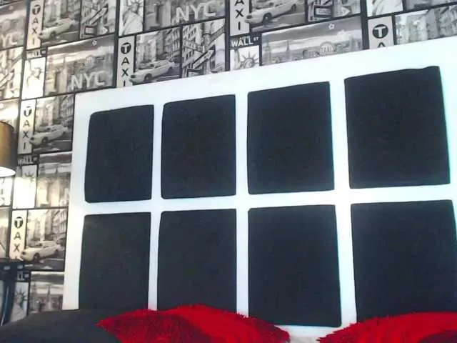 Live sex webcam photo for AnnaSnow #241085862