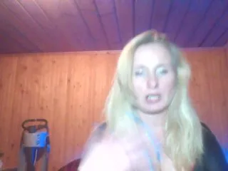 Live sex webcam photo for Ella-11 #240815548