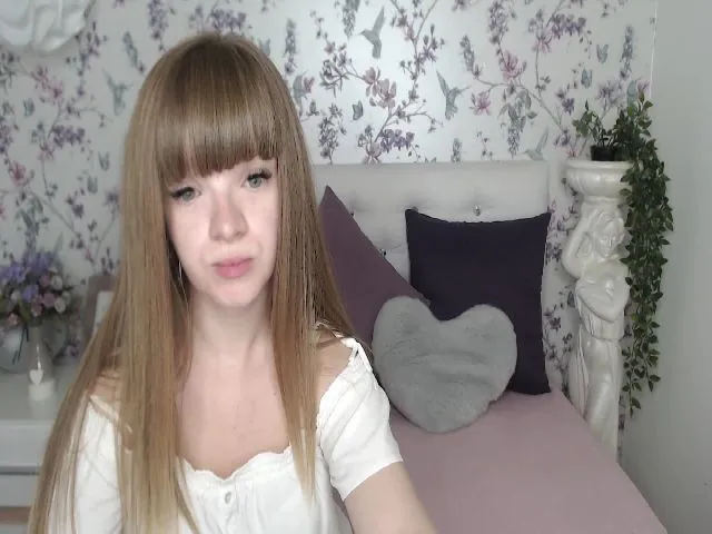 Live sex webcam photo for Ssexy_Kitty #253850230