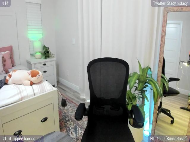 Live sex webcam photo for Stacy_x3 #255588667