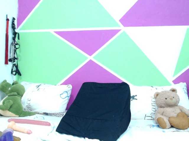 Live sex webcam photo for Isabelle-gree #259251284