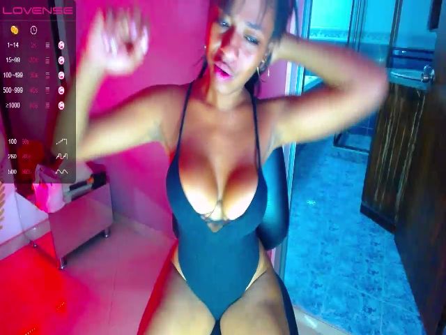 Live sex webcam photo for JadaFire1 #256906480