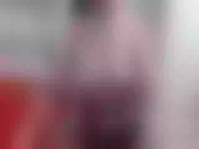 Live sex webcam photo for JullieMilf #257678714