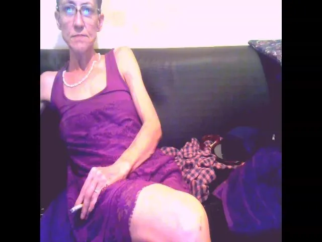 Live sex webcam photo for Sexygeny #263901760