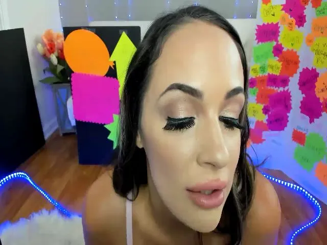 Live sex webcam photo for Sofiryanxoxo #256581566