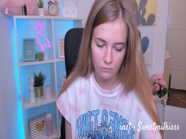 Live sex webcam photo for SweetMilkis #257510462