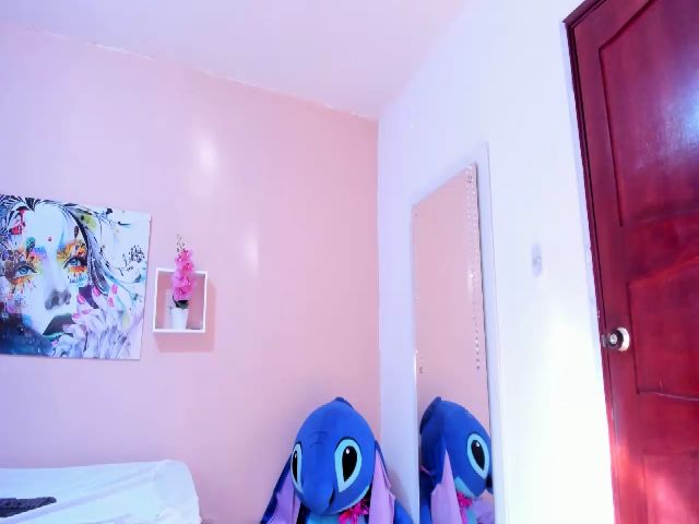 Live sex webcam photo for ZOE_CAT #255638020