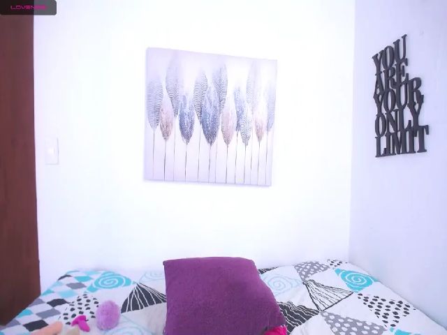 Live sex webcam photo for Amelia_avalor #253078259