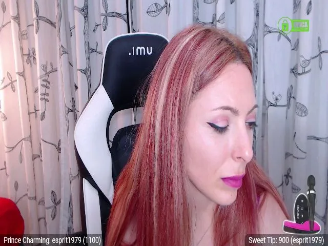 Live sex webcam photo for CharmingKARLA #263052396