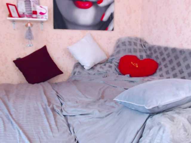 Live sex webcam photo for NinaRossima #241257795