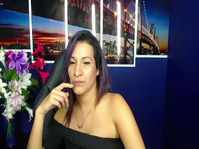 Live sex webcam photo for Infernalsexx #253986401
