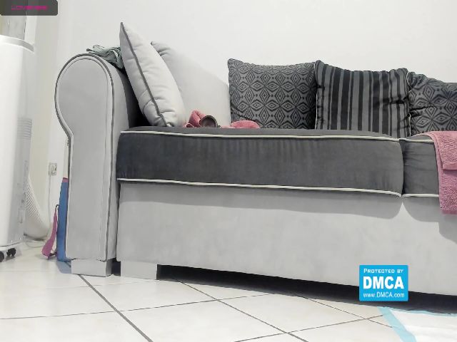 Live sex webcam photo for SquirtMadame #252597978