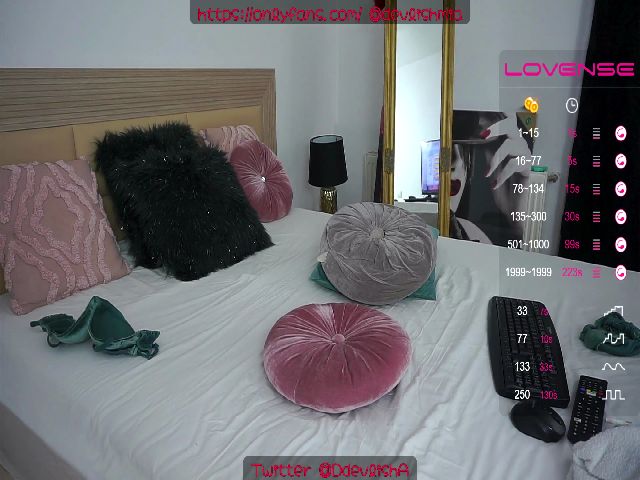 Live sex webcam photo for DdevlishAngel #255679162