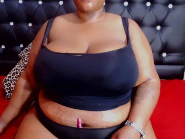 Live sex webcam photo for DiamondAss4ux #258586115