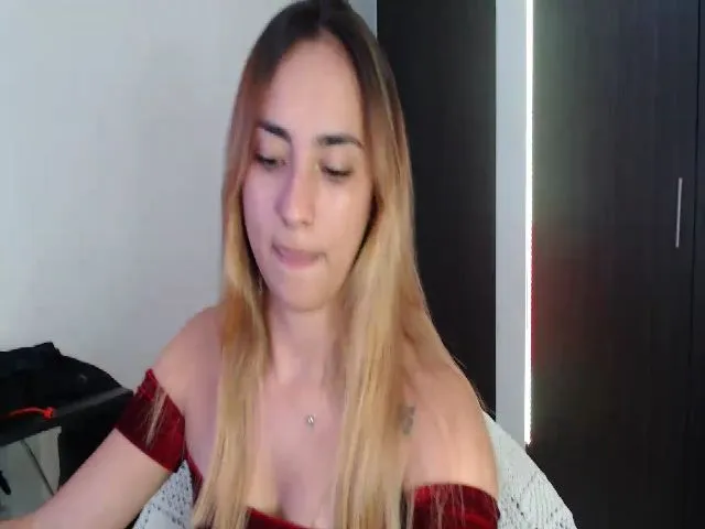 Live sex webcam photo for April_dew #264987834