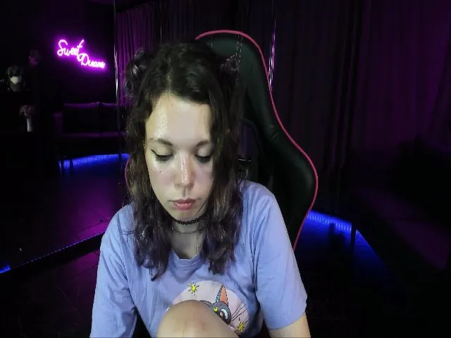 Live sex webcam photo for ClancyOsborne #254332133