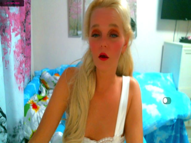 Live sex webcam photo for ChristiRoses #257107177