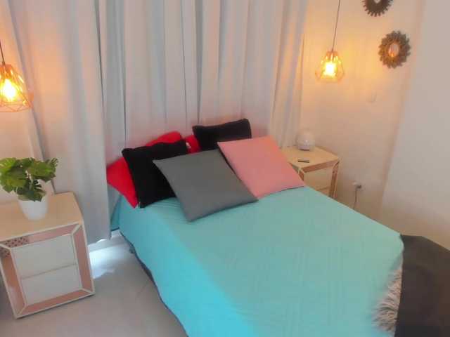 Live sex webcam photo for anthonellahil #245474476