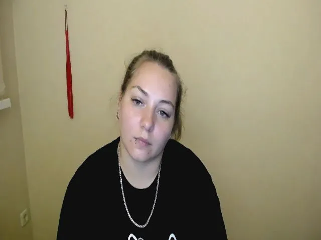 Live sex webcam photo for StellaJ_ #252676051