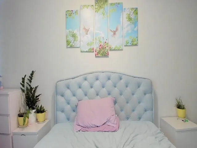 Live sex webcam photo for LexieLittle #252557470