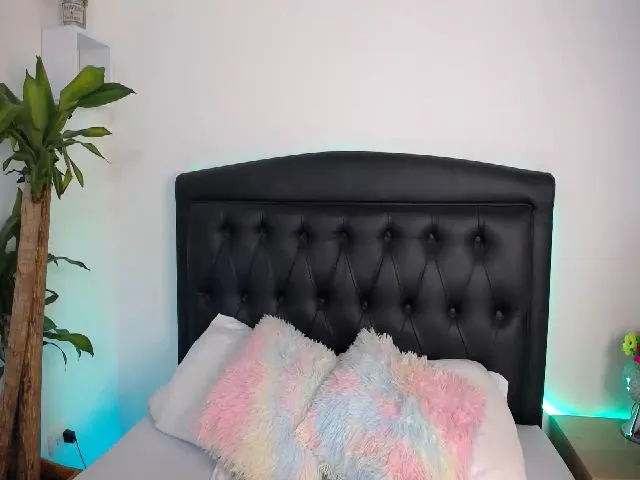 Live sex webcam photo for Mairerf #255095713