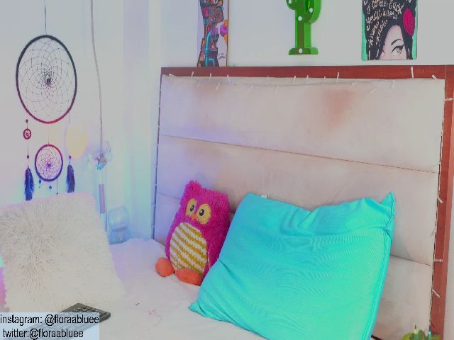 Live sex webcam photo for Mysticgirlll #258705378