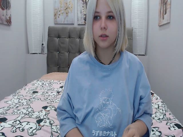 Live sex webcam photo for Helokit #253652343