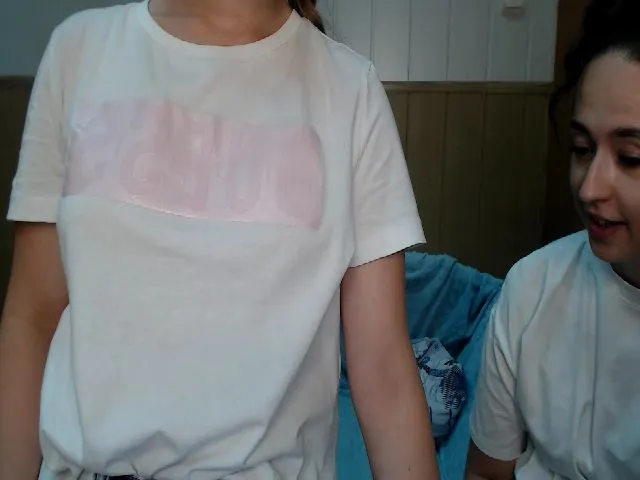 Live sex webcam photo for BeautiAmber #264339607