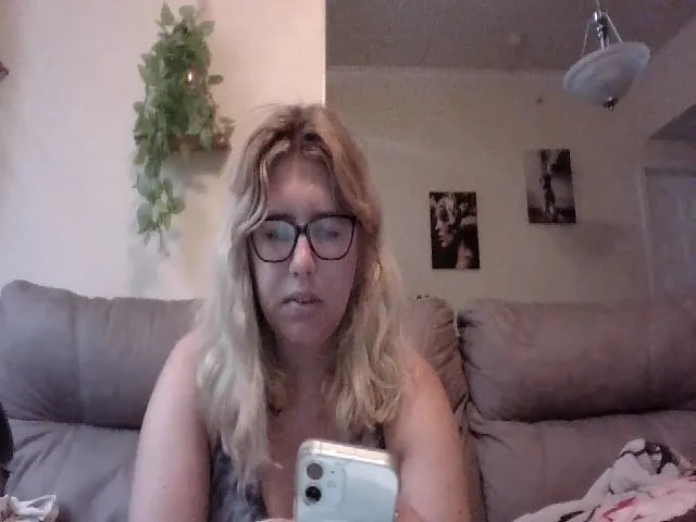 Live sex webcam photo for cozychristine #255085572