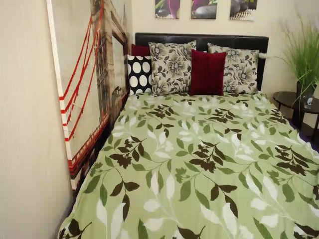 Live sex webcam photo for TeaseKate #261069631