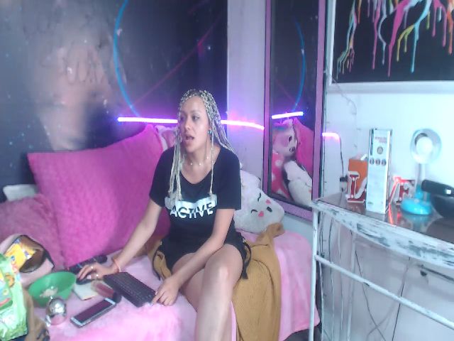 Live sex webcam photo for Emily_sweet2 #252928342