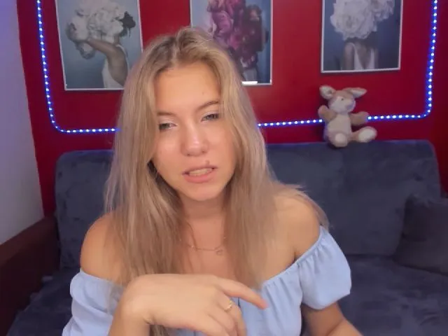 Live sex webcam photo for BrownieFay #265633961