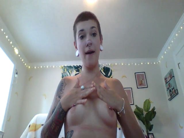 Live sex webcam photo for PonyoLovesHam #260810863