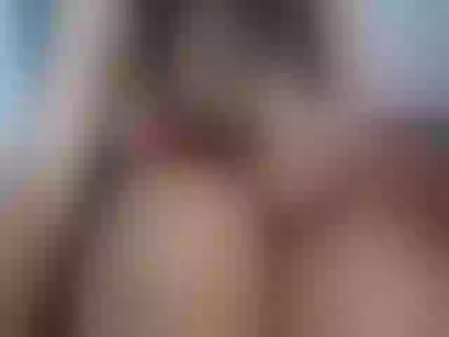 Live sex webcam photo for SUZZY23 #257386349
