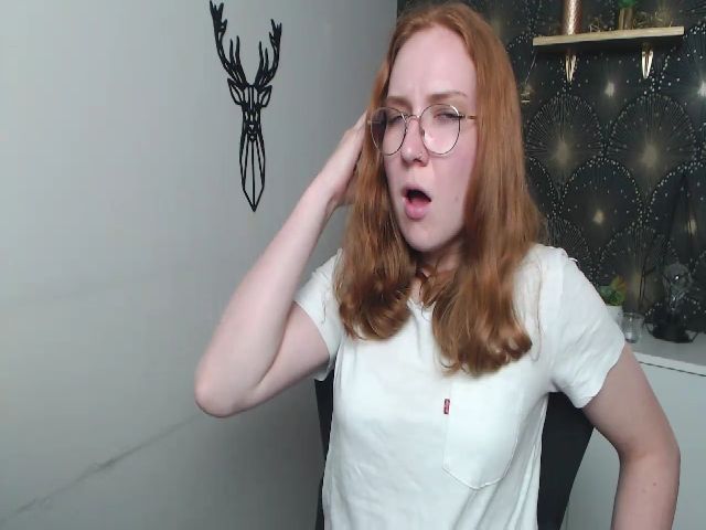 Live sex webcam photo for KISSxGABBY #254208365