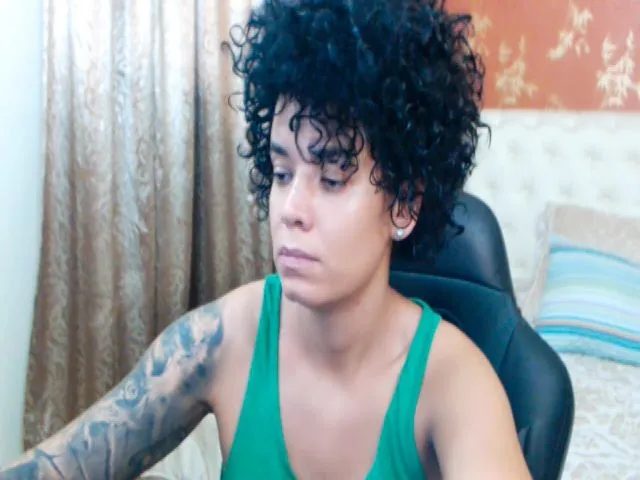 Live sex webcam photo for LaraAnne_ #258758488