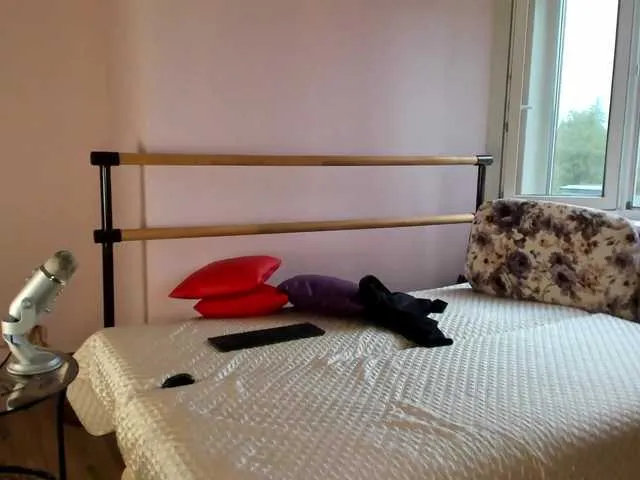 Live sex webcam photo for DemonicAngel #265666987