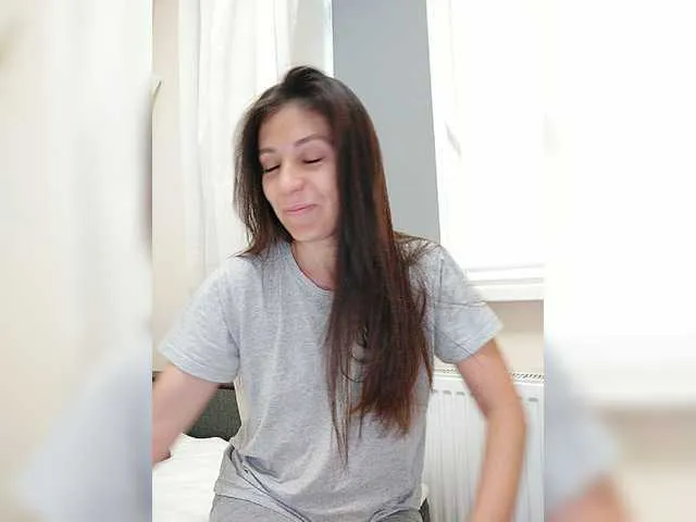 Live sex webcam photo for HotyWinter84 #265667234