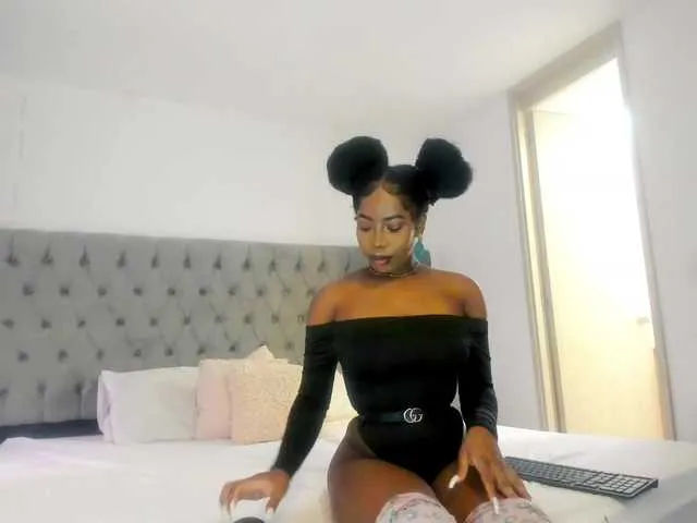 Live sex webcam photo for Afro-goddess #265670510