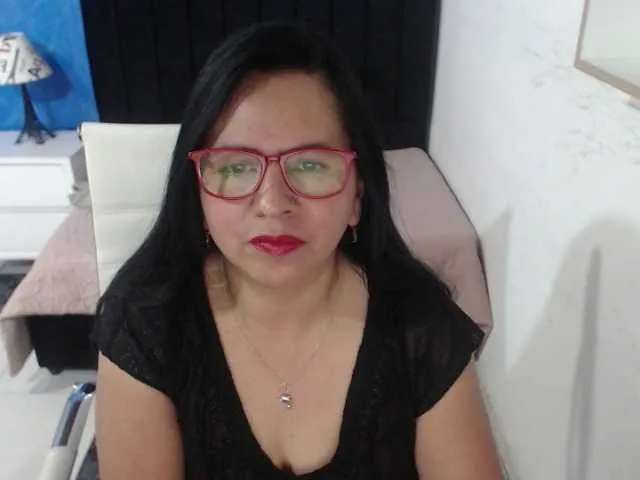 Live sex webcam photo for LaurenMature #265669749